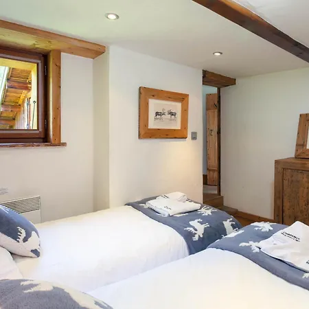 Alpesi faház Martinique - Year